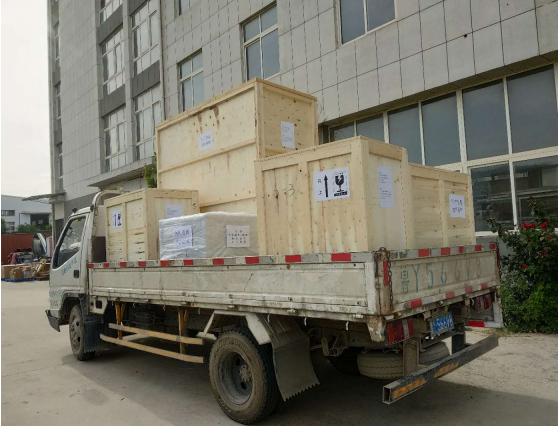 山東知名藥企訂購的大型自動化滴丸生產線裝車發(fā)貨